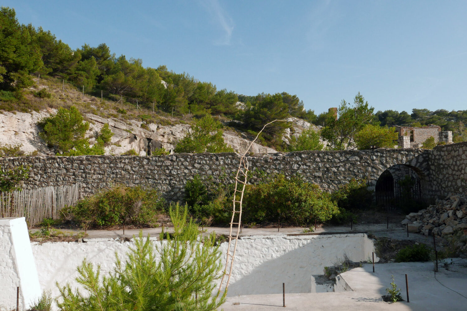 friche escalette marseille évènement Marjolaine Degremont<br>Touching the sky